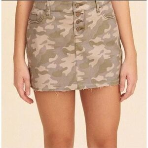 Hollister Buttonfly Camo 5 Pocket Mini, W 24. Y2K, Laguna Beach!